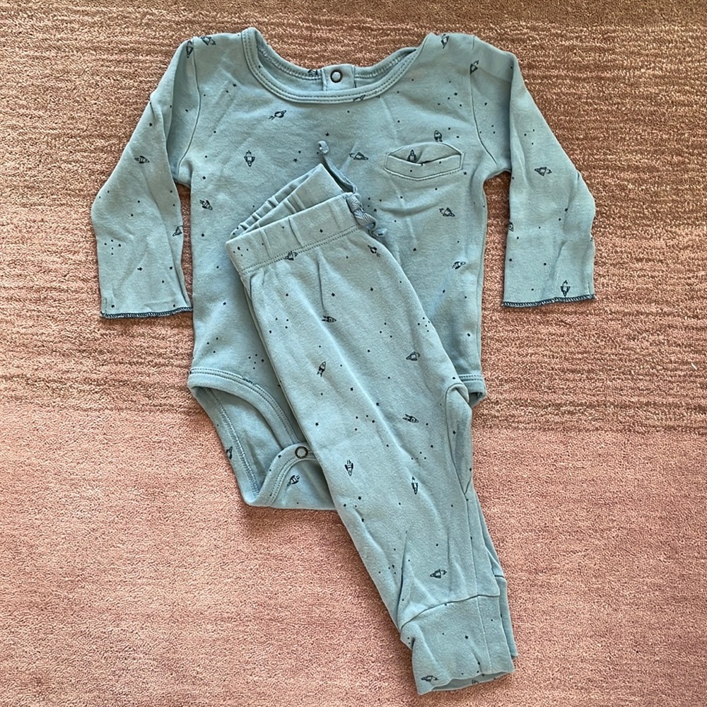 Pehr Rocketman Long Sleeved Onesie and Pants 3-6 months
